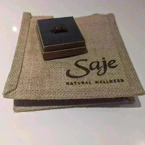 Saje Relax-O-Ring with burlap gift  bag - Picture 3 of 4